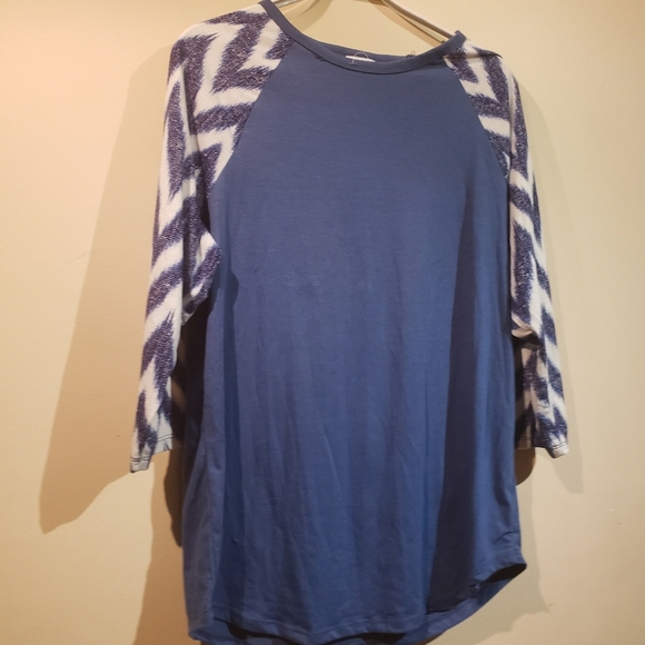 LuLaRoe Randy Blue Polyester, Spandex T-shirt - Picture 3 of 7